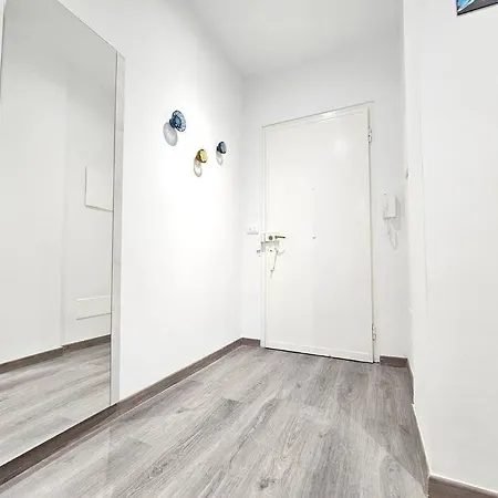 Apartment Bright & Modern - The Blue Marin - Ml *
